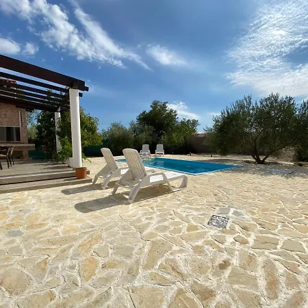 Bubica- Cozy In Rural Area With Pool Feriehus