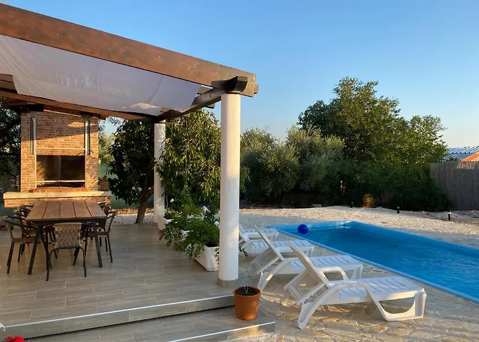 Дом отдыха Bubica- Cozy In Rural Area With Pool Stankovci (Zadar)
