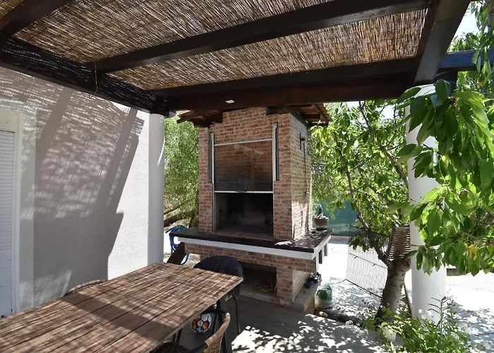 Bubica- Cozy In Rural Area With Pool Дом отдыха *