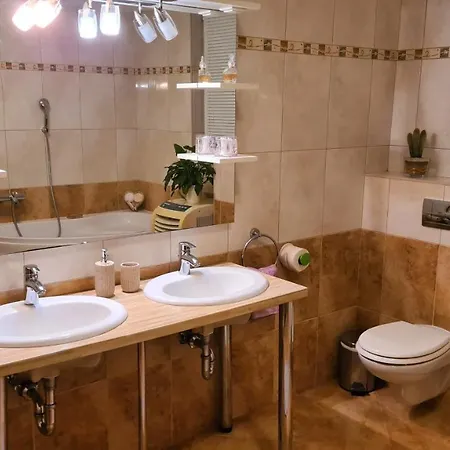 Bubica- Cozy In Rural Area With Pool Vakantiehuis *