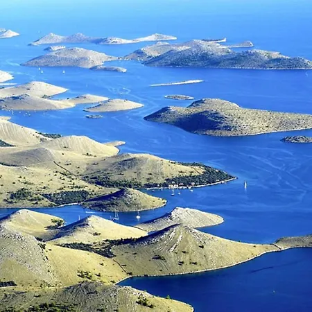 펜션 Bubica- Cozy In Rural Area With Pool Stankovci (Zadar)